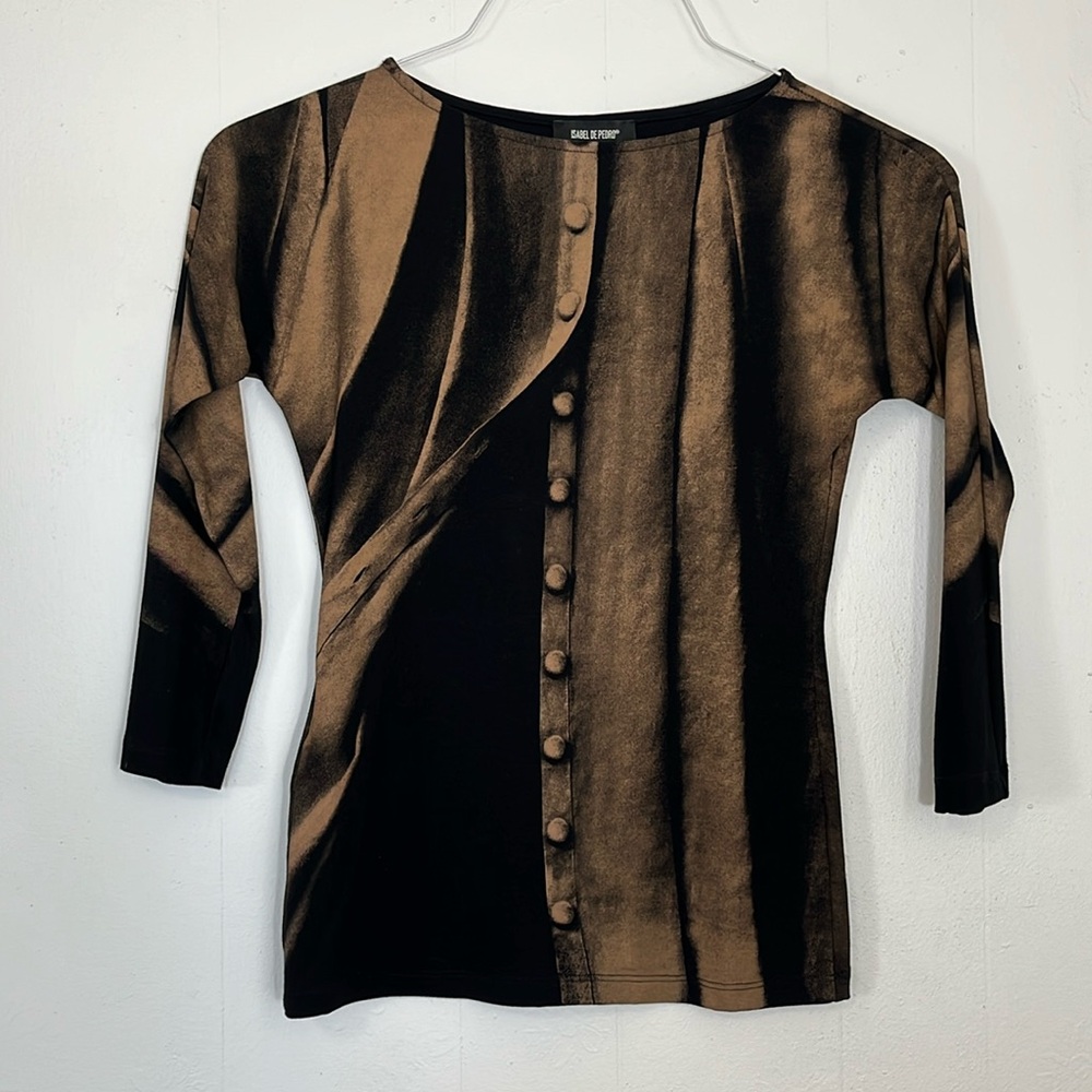 Isabel de Pedro Black w Camel TROMPE L’OEIL Top